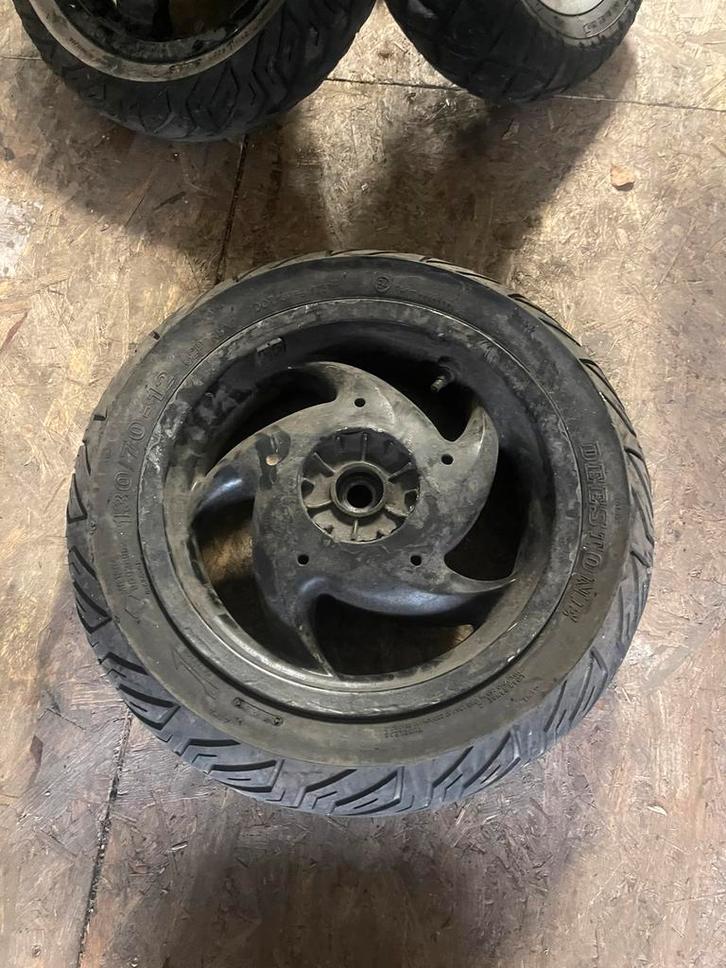 Achterwiel gilera runner 125 180 skipper lx achter wiel velg, Motoren, Tuning en Styling, Ophalen of Verzenden