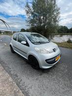 Peugeot 107 1.0 12V 5DR 2007 Grijs, Voorwielaandrijving, Stof, 4 stoelen, 68 pk