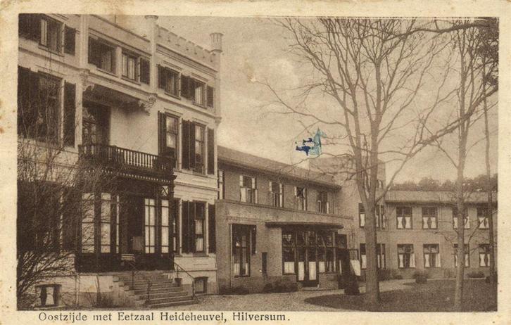 Oostzijde met Eetzaal Heideheuvel, Hilversum. - 1931 gelopen, Verzamelen, Ansichtkaarten | Nederland, Ongelopen, Noord-Holland