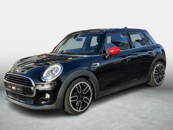 Mini Cooper 5drs 1.5 Cooper 136pk JCW Navi | Led | JCW | Pdc beschikbaar voor biedingen