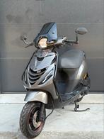 PIAGGIO ZIP 4T 3V BROM 2020 PORSCHE AGAAT GRIJS FULL OPTION, Ophalen, Maximaal 45 km/u, Zip, Zo goed als nieuw