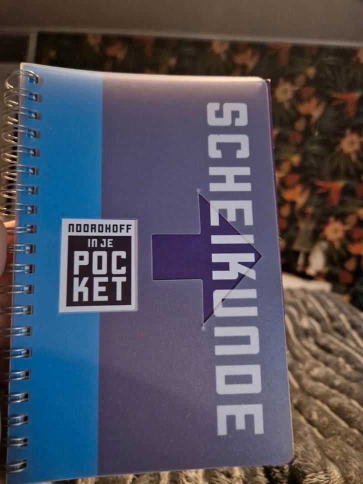 Scheikunde in je pocket - Noorhoff, Boeken, Studieboeken en Cursussen, Zo goed als nieuw, MBO, Beta, Ophalen of Verzenden