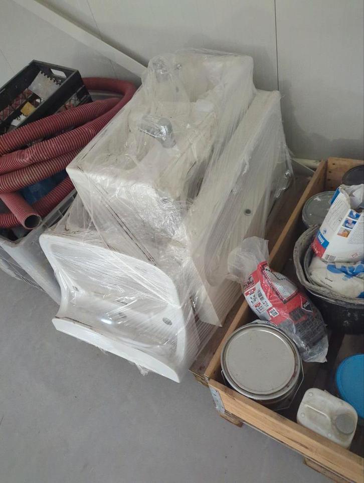 'Gratis' wastafels: 2x badkamermeubel, 1x enkel, 1x dubbel, Doe-het-zelf en Verbouw, Sanitair, Gebruikt, Wastafel, Steen, Ophalen of Verzenden