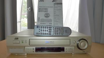 Verkocht: JVC SuperVHS videorecorder S7700 + remote + manual beschikbaar voor biedingen