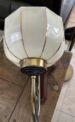wandlamp met melkglas met gouden details, Ophalen of Verzenden, Gebruikt, Glas