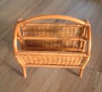 rotan/riet krantenbak lectuurbak afm.H 45 cm.L43 cm.Br.28 cm, Ophalen of Verzenden
