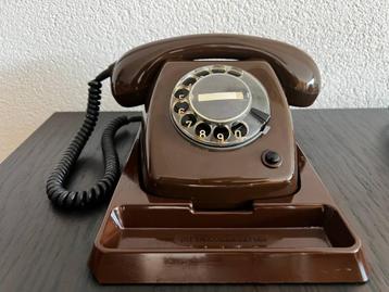 Vintage PTT T65 draaischijf telefoon met pennenbak  beschikbaar voor biedingen