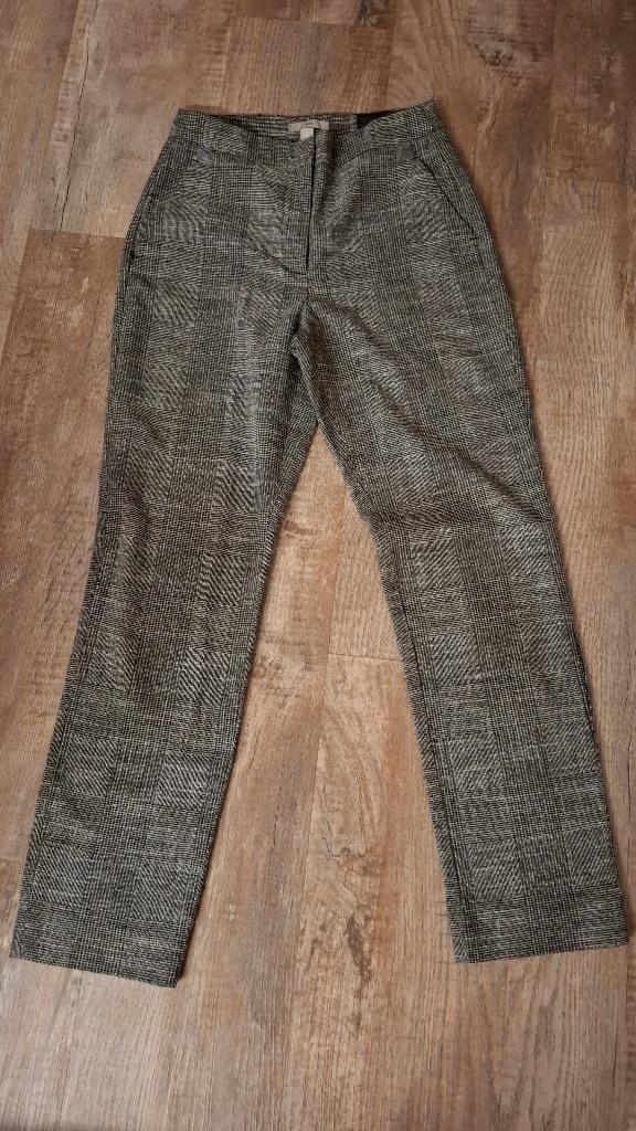 Mooie broek voor een dame, Kleding | Dames, Broeken en Pantalons, Zo goed als nieuw, Maat 34 (XS) of kleiner, Zwart, Driekwart