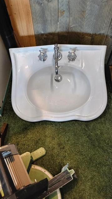 Nette wasbak beschikbaar voor biedingen