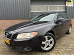 Volvo V70 1.6 T4 Nordic Dealer onderhouden Leder Xenon, Auto's, Zwart, 4 cilinders, Zwart, 1600 kg