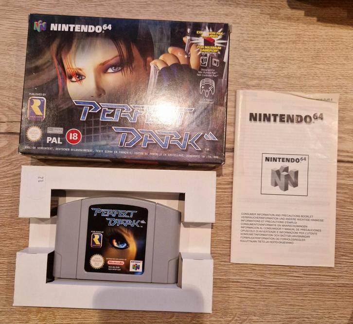 Perfect Dark Nintendo 64 in doos, Spelcomputers en Games, Games | Nintendo 64, Zo goed als nieuw, Shooter, 2 spelers, Vanaf 3 jaar