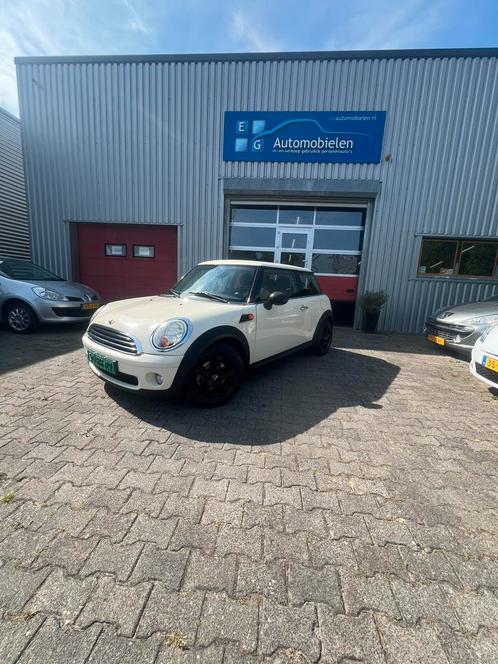 Mini 1.4 16V ONE 55KW 2009 Wit, Auto's, Mini, Bedrijf, One, Benzine, B, Hatchback, Handgeschakeld, Geïmporteerd, Wit, Zwart, Voorwielaandrijving