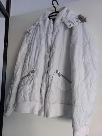 Witte tussenjas maat 44/46 beschikbaar voor biedingen