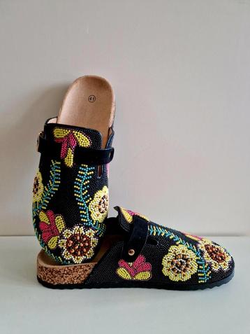 Clogs ( muiltjes)met kraaltje motief.  nieuw. mt 40 beschikbaar voor biedingen