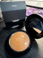 MAC Mineralize medium dark, Ophalen of Verzenden, Zo goed als nieuw, Gehele gezicht