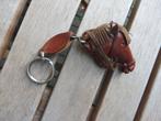 Oude reclame sleutelhanger met leren paarden hoofd, Intervet, Verzamelen, Sleutelhangers, Ophalen of Verzenden, Gebruikt, Dier of Natuur