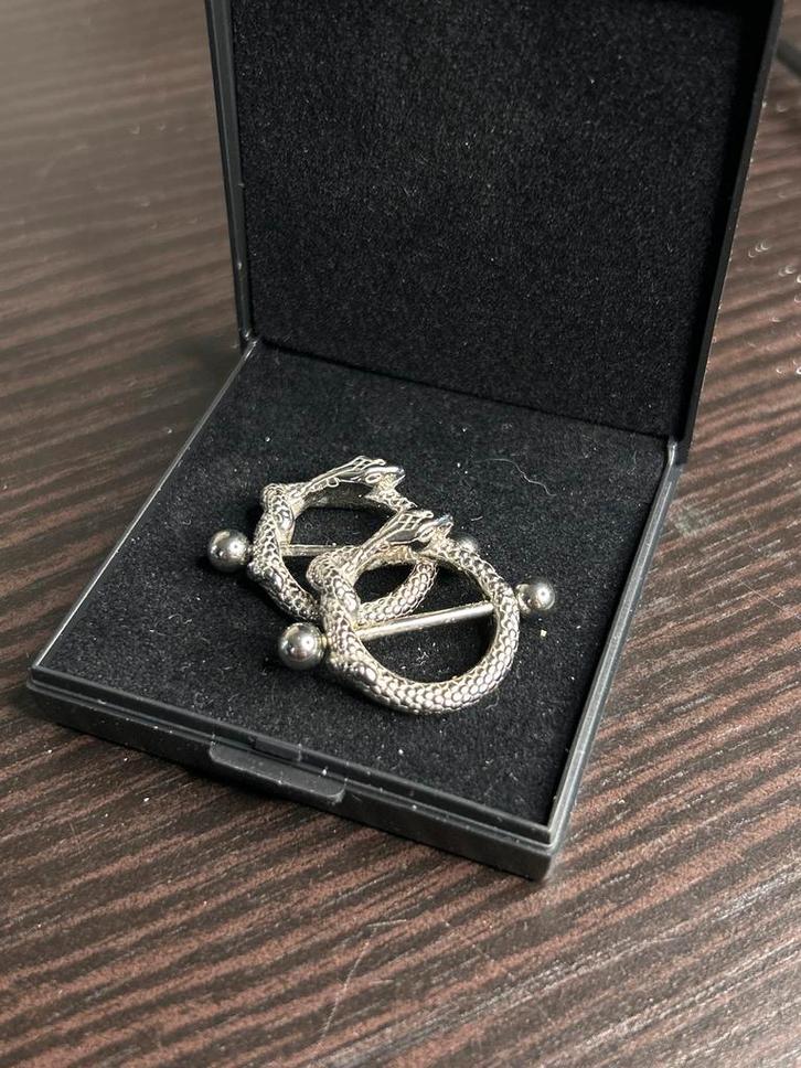 Ouroboros Tepel Piercings - Slangen Design, Sieraden, Tassen en Uiterlijk, Piercings, Nieuw, Overige typen, Staal, Ophalen of Verzenden