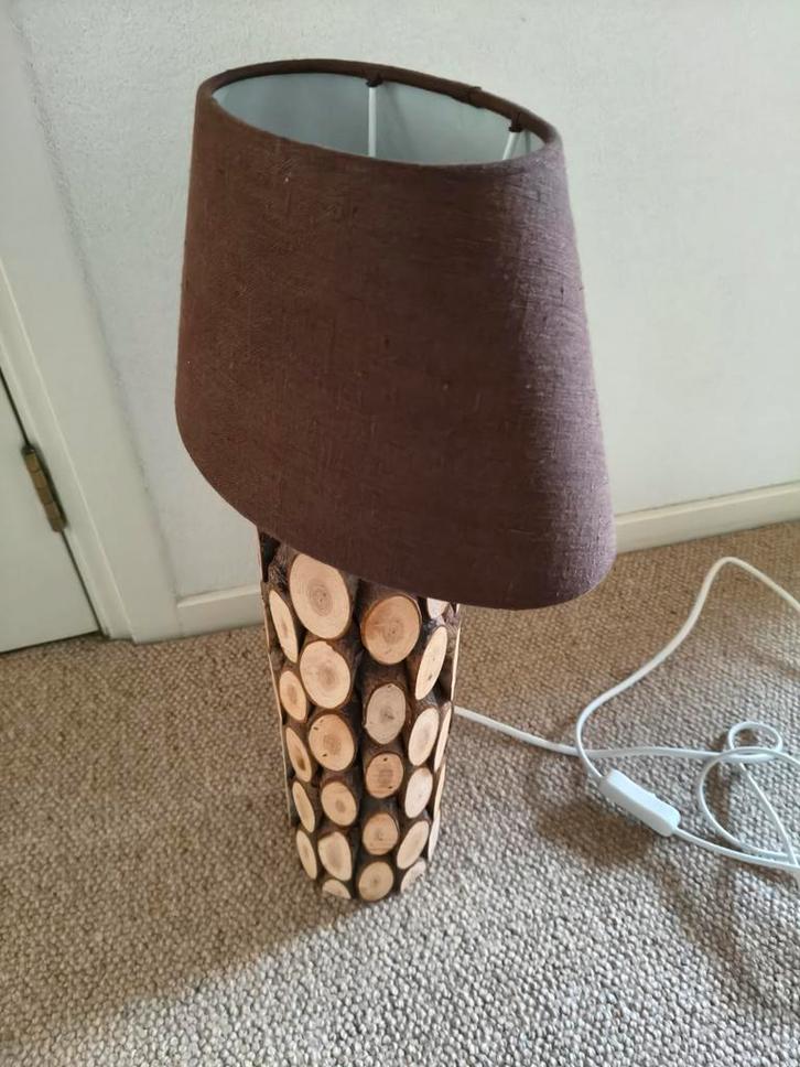 Houten Staande Lamp met Stoffen Kap, Huis en Inrichting, Lampen | Vloerlampen, Nieuw, Minder dan 100 cm, Hout, Stof, Ophalen of Verzenden