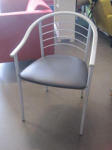 Mooie design stoel  metaal geborsteld en zwart leer beschikbaar voor biedingen