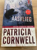 Patricia Cornwell - Aasvlieg, Patricia Cornwell, Ophalen of Verzenden, Zo goed als nieuw