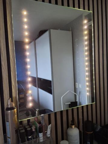 spiegel met verlichting  beschikbaar voor biedingen