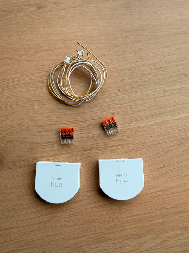 Philips Hue Wall Switch Module - 2 stuks, Doe-het-zelf en Verbouw, Elektra en Kabels, Zo goed als nieuw, Schakelaar, Ophalen of Verzenden