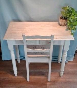 Leuke Vintage Bureau met Stoel beschikbaar voor biedingen
