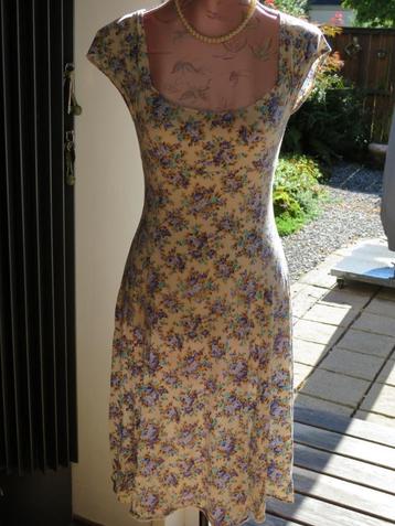 damesjurk, strech met bloemen print, maat 34/36 beschikbaar voor biedingen