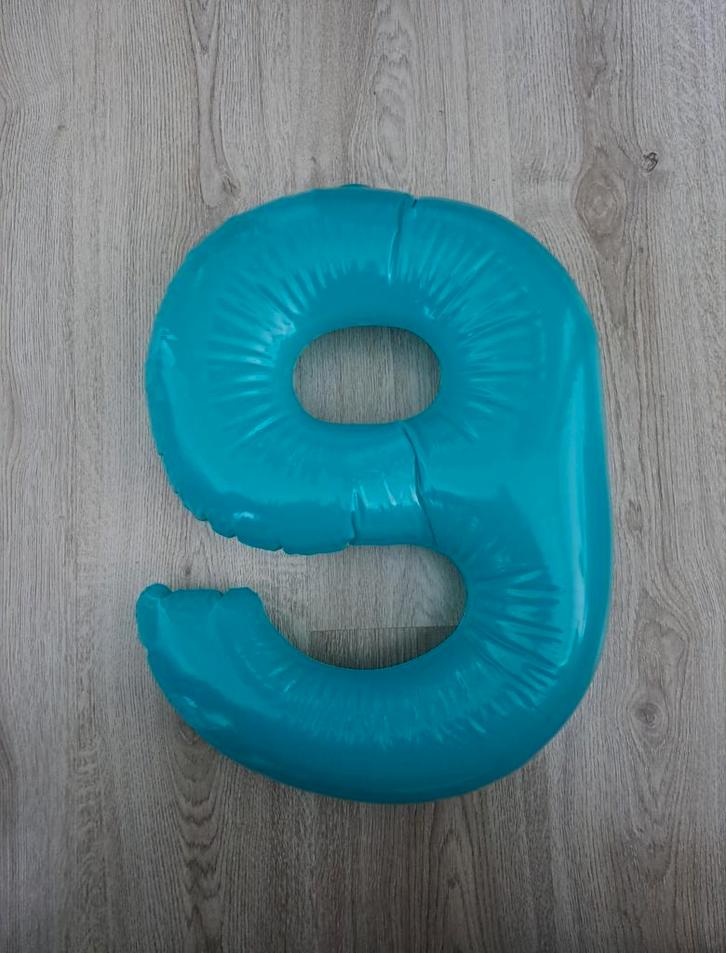 Donkergroen opblaasfiguur 9 of 6 cijfer nummer versiering, Hobby en Vrije tijd, Feestartikelen, Zo goed als nieuw, Versiering