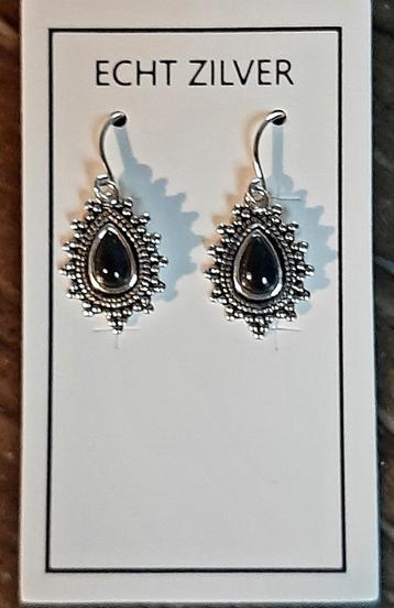 Nieuwe zilveren oorbellen met zwarte steen ook knopjes  beschikbaar voor biedingen