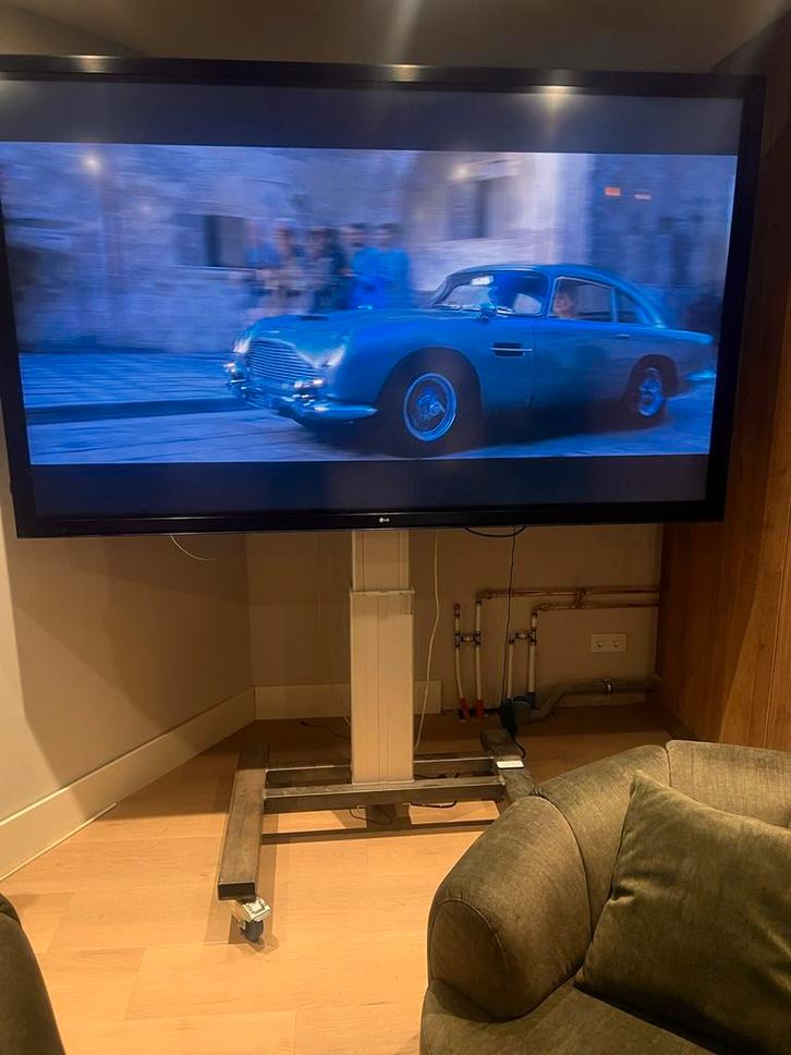 LG 80 inch Touchscreen TV met Elektrisch Statief, Audio, Tv en Foto, Televisies, Gebruikt, LED, 100 cm of meer, 4k (UHD), LG, 120 Hz