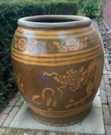 Thaise pot beschikbaar voor biedingen
