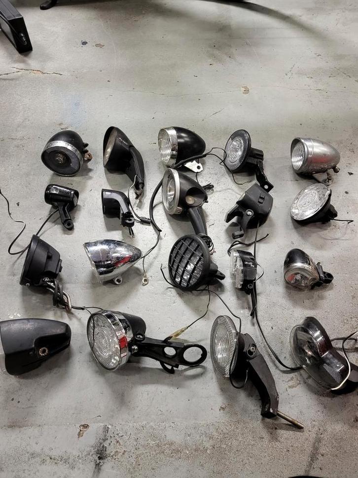 Vintage Fietsverlichting Collectie 19 stuks, Fietsen en Brommers, Fietsaccessoires | Fietsverlichting, Voorlicht, Gebruikt, Dynamo