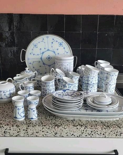 49 stuks Blau Saks Germany porselein, Antiek en Kunst, Antiek | Servies compleet, Ophalen