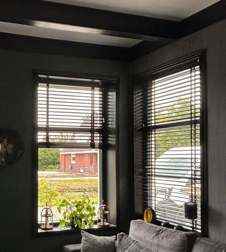 Mooie (maatwerk) zwarte aluminium jaloezieën (4x), Huis en Inrichting, Stoffering | Gordijnen en Lamellen, Zo goed als nieuw, 150 tot 200 cm