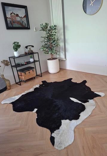 Prachtig koeien huid, vloer kleed, koehuid,  zwart/wit beschikbaar voor biedingen