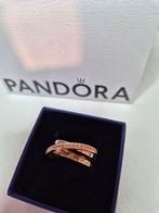 Gelinkte pavé driedubbele bandring
Rosé verguld maat 58, Sieraden, Tassen en Uiterlijk, Ringen, Met kristal, Verzenden, Nieuw