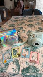 Instax camera met hoesje+magnetische fotohouder zonder fotos, Diversen, Rommelmarktspullen, Nieuw, Ophalen of Verzenden