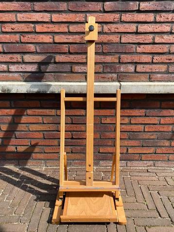 Houten tafelezel  beschikbaar voor biedingen