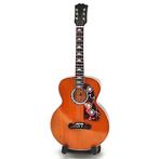 Elvis Presley gitaar bruin miniatuur van hout mini guitar, Verzamelen, Muziek, Artiesten en Beroemdheden, Info@deconoord.nl, Deco Noord
