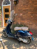 Donkerblauwe Vespa Primavera 2016, Fietsen en Brommers, Scooters | Vespa, Ophalen, Zo goed als nieuw