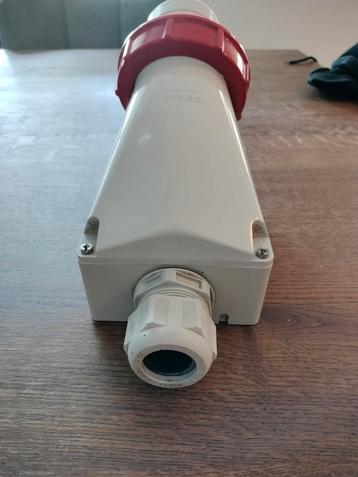 Toestelcontactdoos beschikbaar voor biedingen