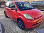 Daihatsu Sirion 1.3 2005 Rood, Voorwielaandrijving, 31 €/maand, 4 cilinders, Handgeschakeld