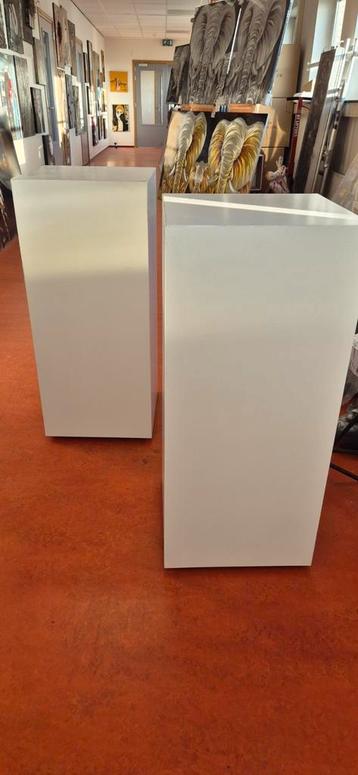 6 Witte Sokkels pilaren 40x40x90cm - Wegens Verhuizing beschikbaar voor biedingen
