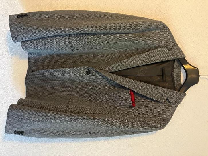 Vlot grijs kostuum drykorn maat 52, Kleding | Heren, Kostuums en Colberts, Zo goed als nieuw, Overige maten, Grijs, Ophalen