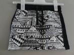 zwart/ ecru gebreide rok, maat 134 /140,, Ophalen of Verzenden, Zo goed als nieuw, Meisje, Jurk of Rok