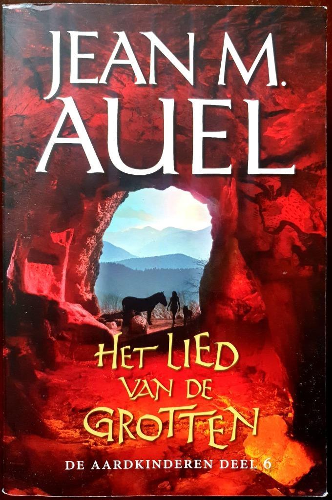 Het lied van de grotten  - Jean M. Auel, Boeken, Romans, Gelezen, Ophalen of Verzenden