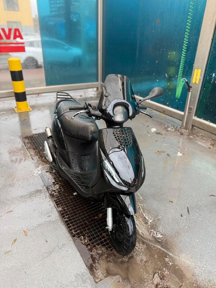 Piaggio Zip 70cc, Fietsen en Brommers, Scooters | Piaggio, Zo goed als nieuw, Zip, Tweetakt, Ophalen of Verzenden