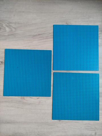3 Lego bouwplaten grondplaten blauw 32x32 beschikbaar voor biedingen