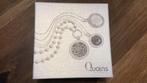 Quoins geboorteketting , nieuw in doos, Sieraden, Tassen en Uiterlijk, Ophalen of Verzenden, Zo goed als nieuw
